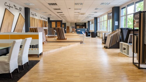 Bembé Parkett Ausstellung mit Bodenbelägen aller Art