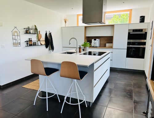 Cuisine blanc mat et Dekton