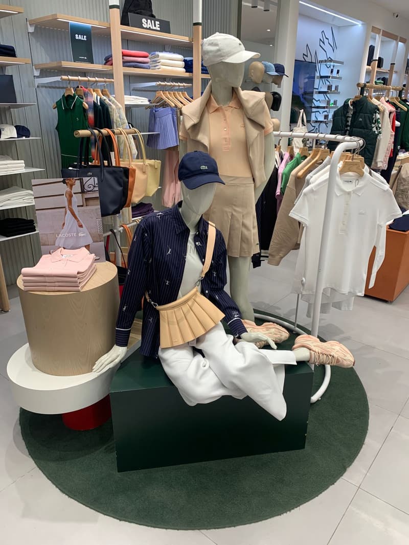Close Up - Store