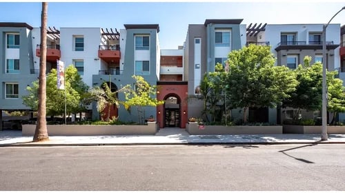 Front View Of Building at Oasis at Lake Encino Apartments, Encino, CA