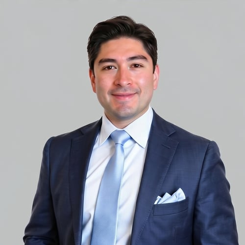 Headshot of Emiliano Deriquer, a wealth advisor at Chase