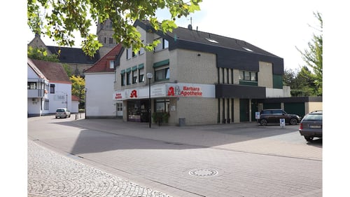 Aussenansicht der Barbara-Apotheke