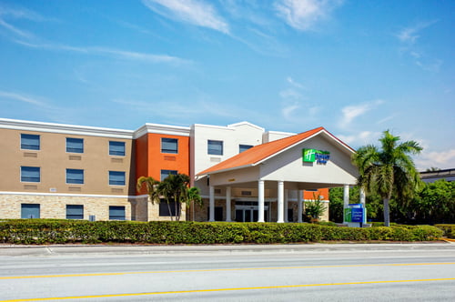 Welcome to Holiday Inn Express & Suites Lantana!