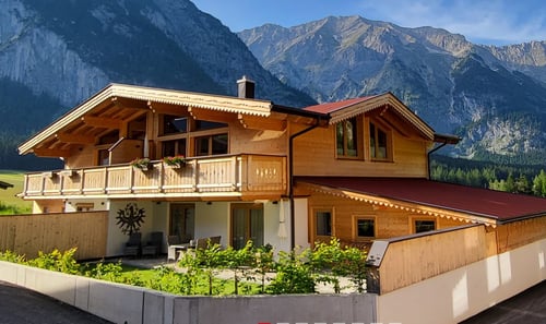 Tirol Chalets Leßner
Puitbach 221a, 6105 Leutasch
