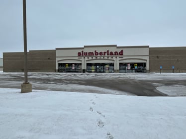 Slumberland Furniture Store in Mason City,  IA - Storefront - Wide View