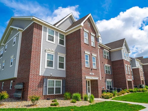 Exterior View at Andover Pointe Apartment Homes in La Vista, NE 68138
