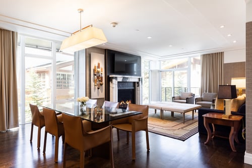 Goldener Hirsch - Deer Valley - Dining & Living Area