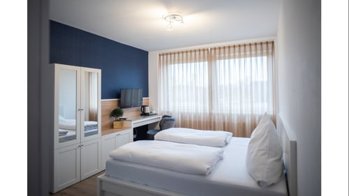 hotel-leo-eggenstein-room