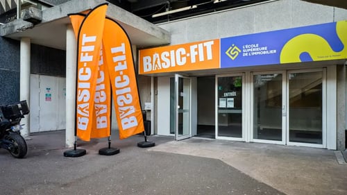 Basic-Fit Courbevoie Rue de Bezons - front club outside