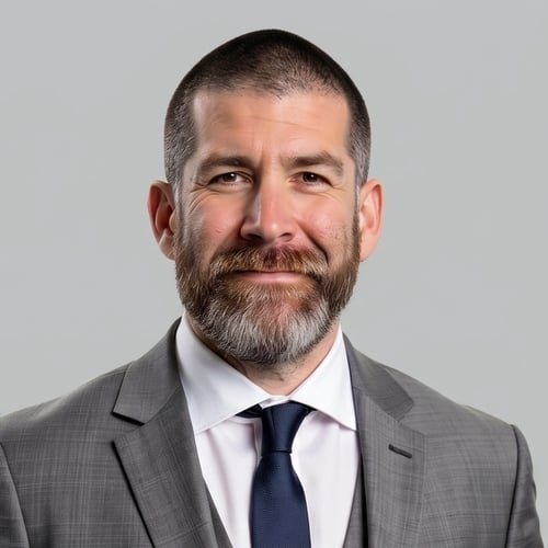 Headshot of Miguel F Hernandez, a wealth advisor at Chase