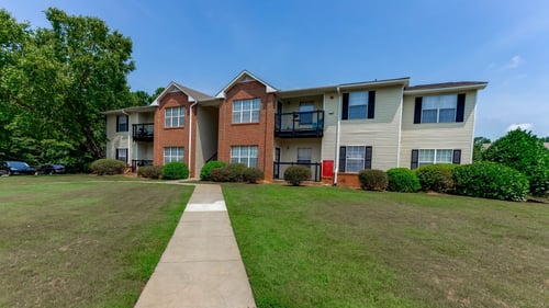 the groves lithonia apartment building