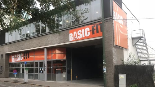 Basic-Fit Brussels Forest Avenue van Volxem 24/7 - front club outside