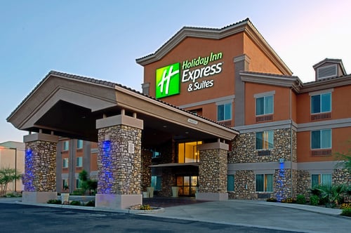 Best hotel to stay few minutes away from Tucson Int'l Airport.