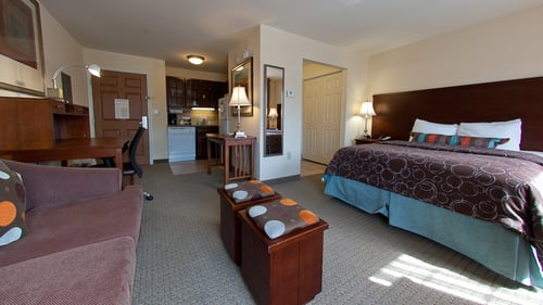Queen Bed Guest Room