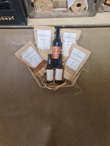 Panier garni avec les produits de la ferme l'Authentique