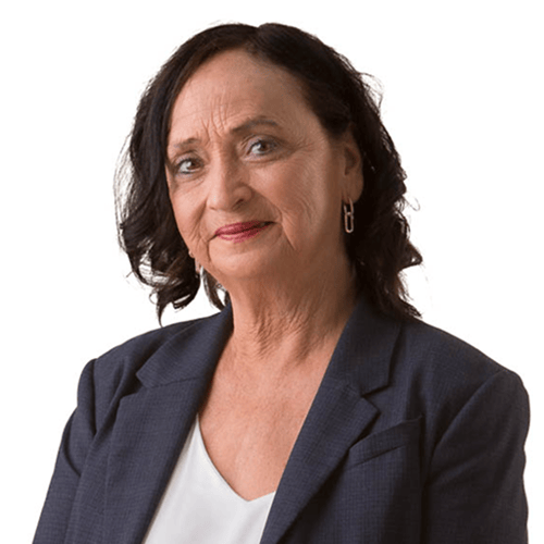 Headshot of Lynne Monsma
