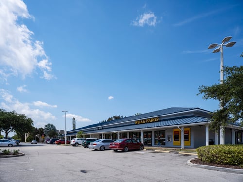 Retail space for lease in Deerfield Beach, Florida, Wells Fargo