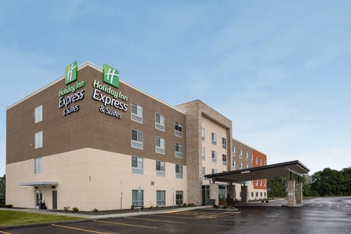 Holiday Inn Express and Suites near the Snake river