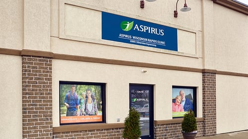 exterior of to entrance of Aspirus Wisconsin Rapids Clinic on E Riverview Expressway