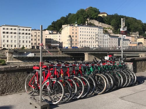 AVELOrent/AN der STAATSBRÜCKE in Salzburg Außenansicht