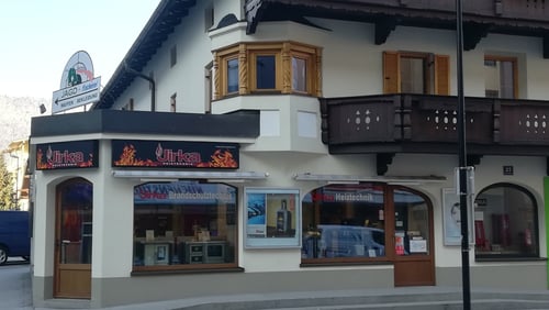 Jirka Franz GesmbH 6330 Außenansicht