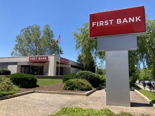 Hendersonville First Bank branch exterior