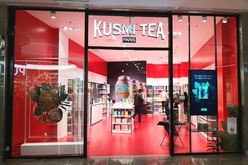 Votre boutique Kusmi Tea Rennes Alma propose une large gamme de thés et infusions bio Made in France ainsi que des coffrets cadeaux et accessoires à thé.