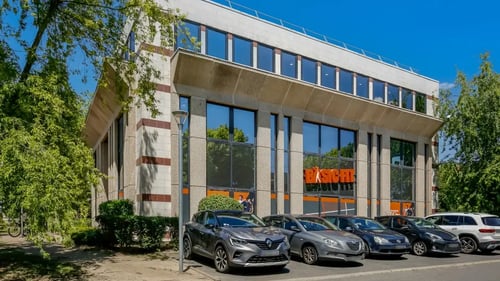 Basic-Fit Gennevilliers Allée des Barbanniers 24/7 - front club outside