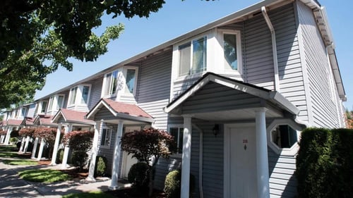 Building exterior at Lorence Court Apartments in Portland, OR