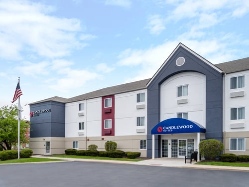 Welcome to Candlewood Suites Rockford
