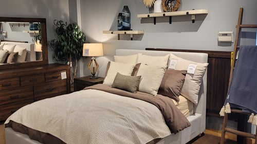 Slumberland Furniture Store in Des Moines,  IA - Bedroom