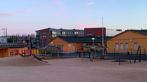 Puistokoulu väistötiloissa Vuoreksessa.