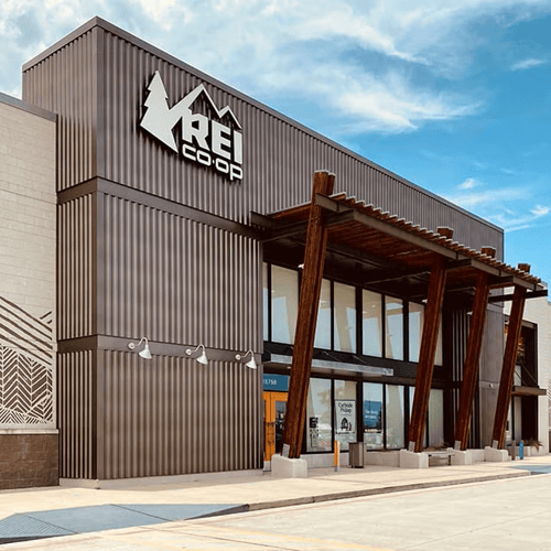 The front of the REI in Friendswood, Texas