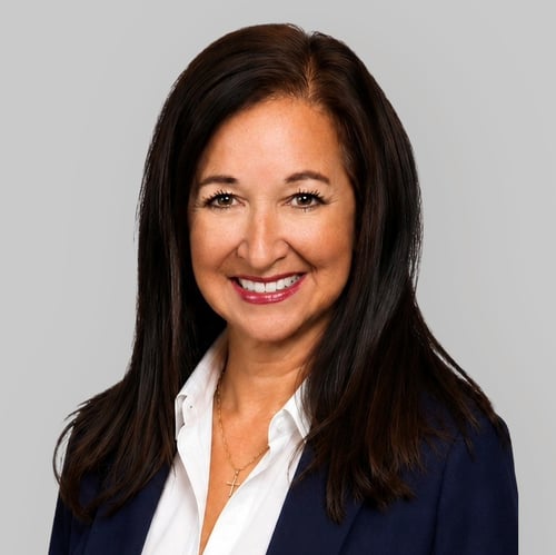 Headshot of Raquel Quinn, a wealth advisor at Chase
