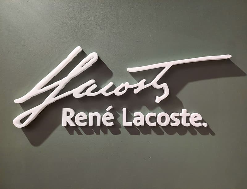 Close Up - Store