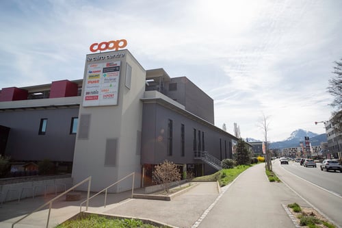 batiment-de-la-pharmacie-sun-store-bulle-coop
