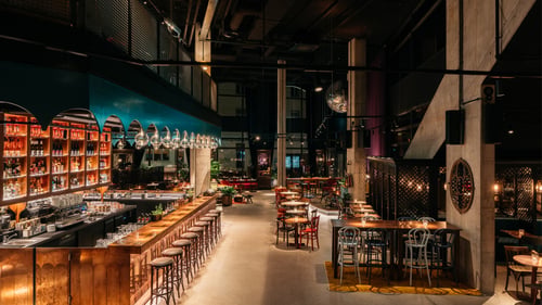 Ruby Hanna Hotel Stuttgart | Stylish bar area
