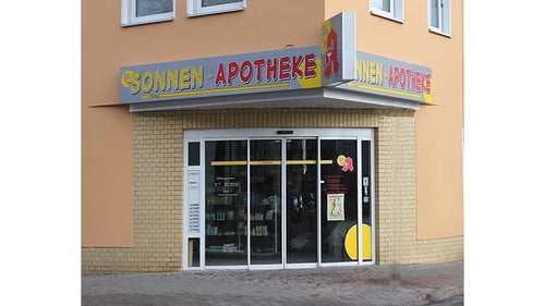 Aussenansicht der Sonnen-Apotheke