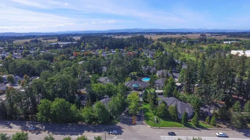 Building exterior at Dawson Creek in Hillsboro, OR