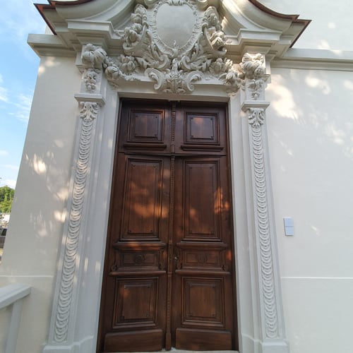 Portone restaurato