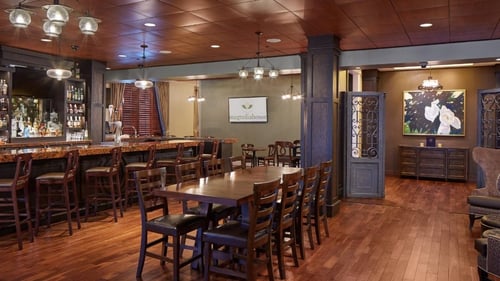 Magnolia House Dining Room. At Magnolia House, we invite you to come home and indulge. Because that’s what we’re about: quality, comfort, and great food. Magnolia House will raise your expectations of what comfortable, fine dining should be. Magnolia House at Harrah's Gulf Coast is a refreshing change from the typical dining experience. Beginning with the charming atmosphere and a wrought-iron foyer, conclude your last bite with an indulgent dessert.