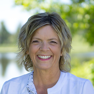 Headshot of Cindy Campbell