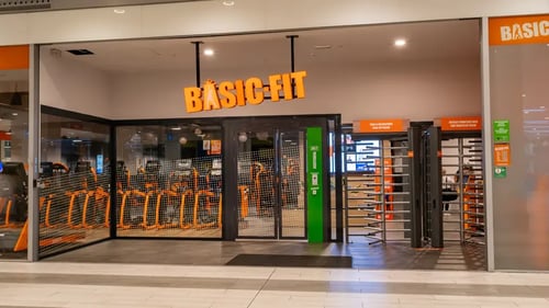 Basic-Fit Leganés Calle de Mondragón - front club outside