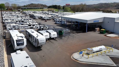 camping world service center external entrance in Kodak, TN