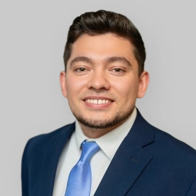 Headshot of Nicholas Graviano, a wealth advisor at Chase