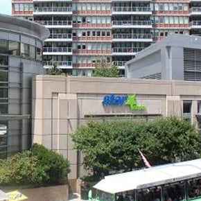 star market store front photo