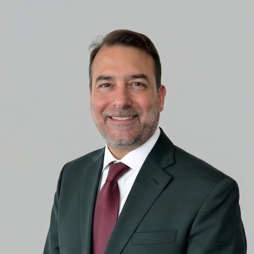Headshot of Adam Alanis, a wealth advisor at Chase