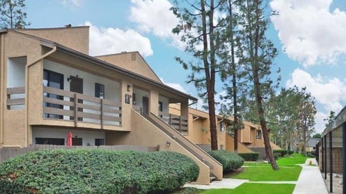 Building exterior at Redlands Park Apartments in Redlands, CA 92373
