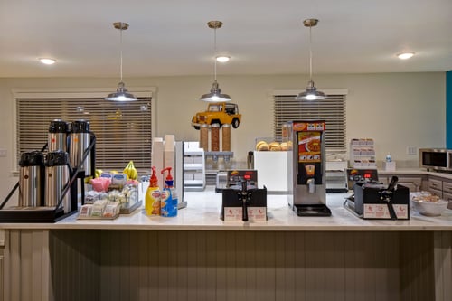 Complimentary breakfast area at Expedition Lodge Moab in downtown Moab, Utah