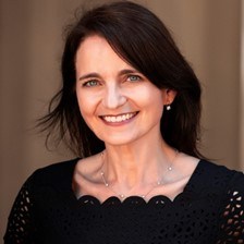 Headshot of Christine Girodat